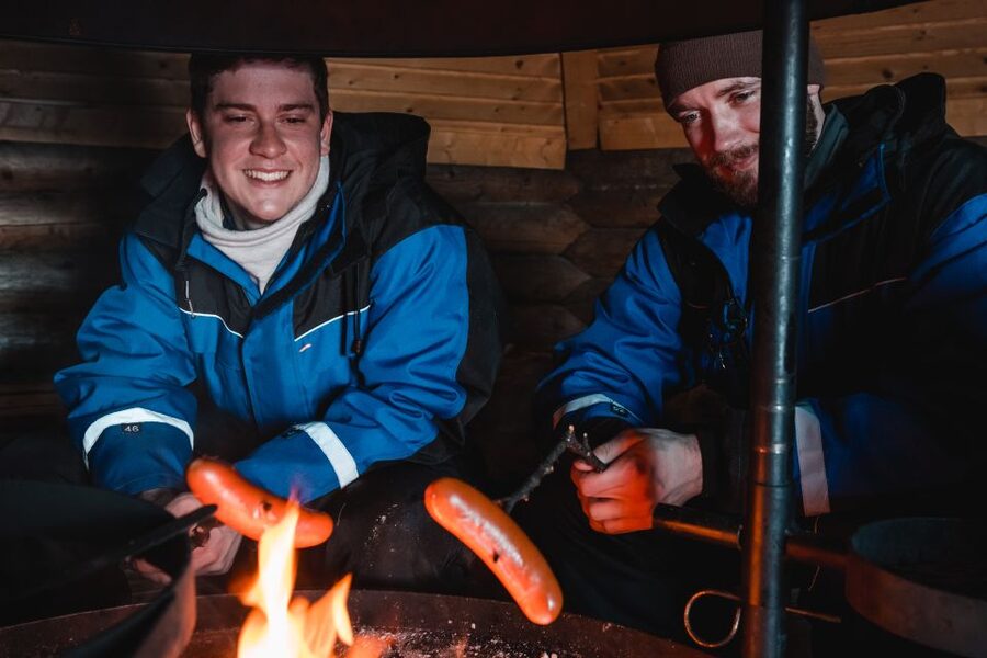 Rovaniemi: Snowmobile Safari & Campfire Evening Escape - Getting winter-ready: clothing, helmets, and first-time confidence