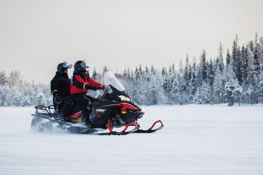 Rovaniemi: Snowmobile Safari in the Arctic Circle - Getting ready: clothes, helmet, balaclava, and the license rule