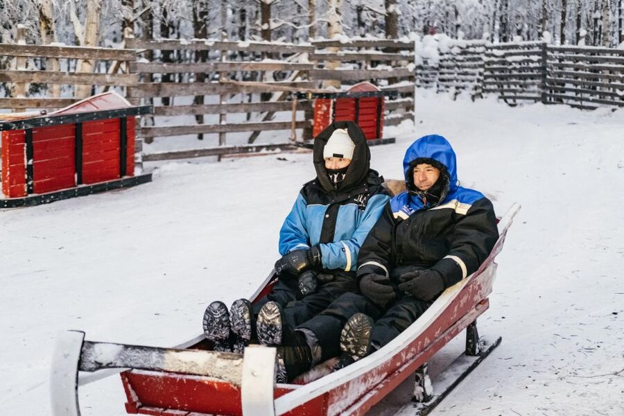 Rovaniemi: Snowmobile Safari, Reindeer & Husky Sleigh Ride - Hot Drinks, Cookies, and Warm Breaks: How They Protect Your Mood