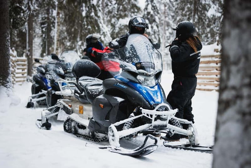 Rovaniemi: Snowmobile Tour and Reindeer Experience - Berry Juice, Biscuits, and a Warm Reset in the Hut