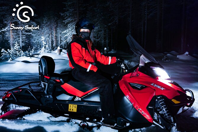 Searching Aurora with Snowmobile - Driving the Snowmobile in a Small Group: Safety, Switching, and Real-World Pace
