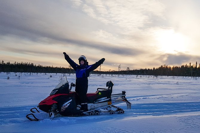Snowmobile Driving - Morning start - Why this Rovaniemi snowmobile morning start feels worth it