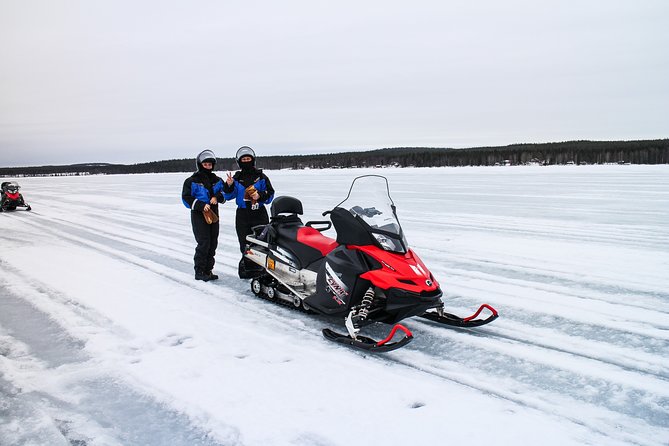 Snowmobile Safari in the Nature - Morning start - Quick take
