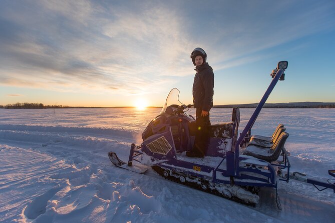 Snowmobile Safari into the Wilderness, Apukka Resort Rovaniemi - Winter gear and the shared-guide group size