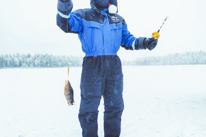 Snowmobiling and ice fishing in Apukka Resort, Rovaniemi - Ice fishing in the Arctic: pike, perch, and trout plus hands-on guidance