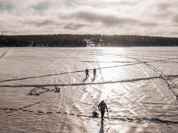 Snowshoeing and Ice Fishing Tour - What to wear and how to stay comfortable