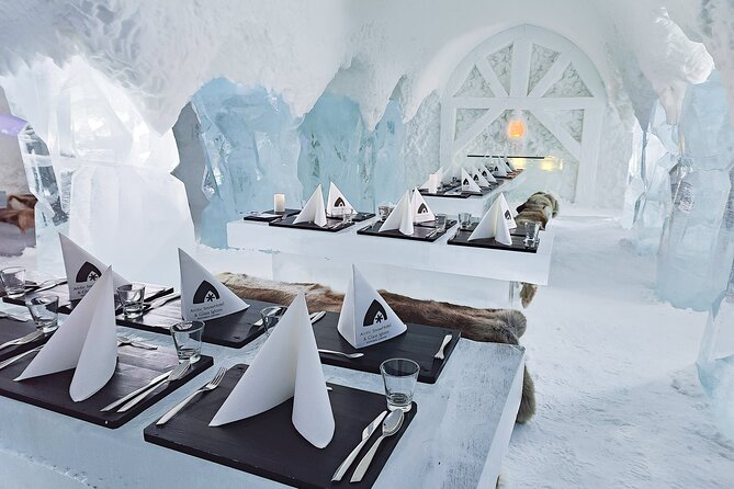 Visiting package: Guided Tour at Arctic Snow Hotel - What to wear for a SnowHotel visit (and why your choices affect your photos)