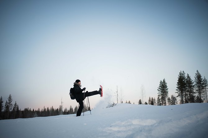 Wilderness snowshoe adventure - Calm-group trekking: why eight people is the sweet spot